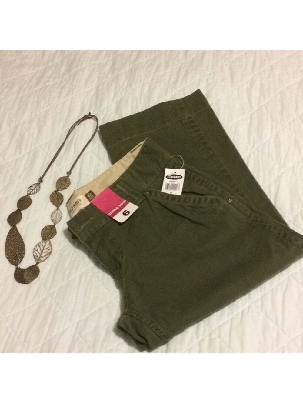 OLD NAVY low rise olive green capris new